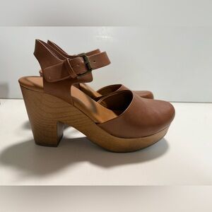 Universal Thread Tan/Cognac Platform Women's Shoes